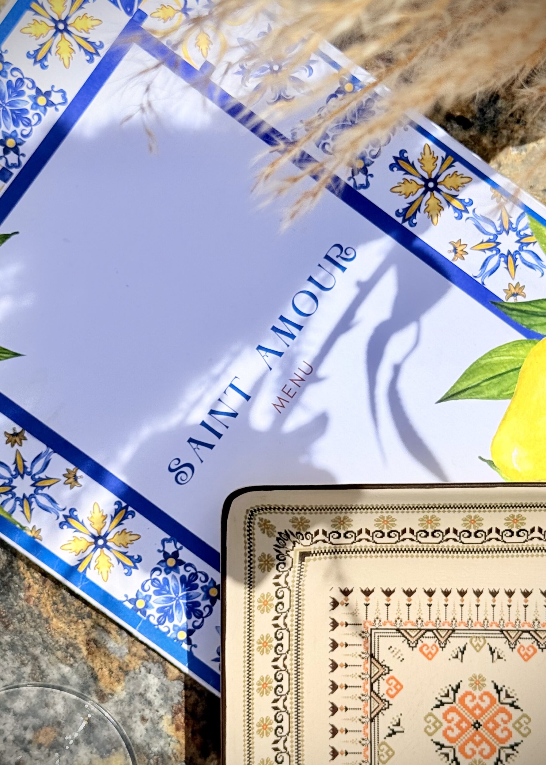 Vue de la terrasse du restaurant Saint Amour à Nice en soirée